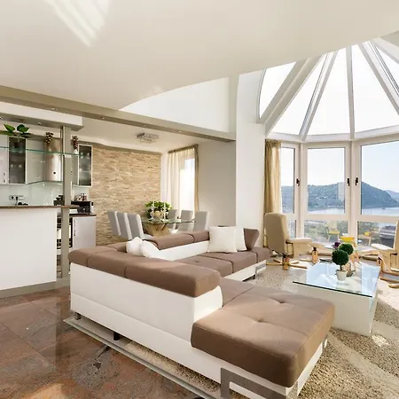 Panorama Dream W 3bdr, Ac, Garage Apartment Budapest
